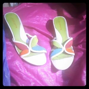 Liz Claiborne spring colored kitten heel slide.9m.